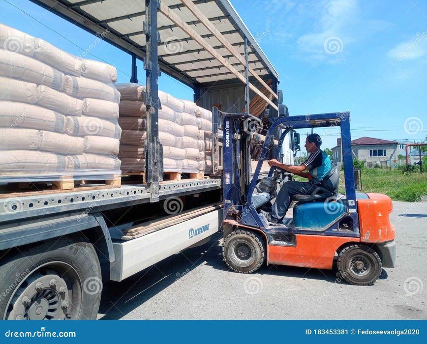 Inchiriez stivuitor,  camion cu macara, tractari utilaje, materiale