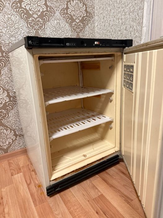 Продается морозильник срочно