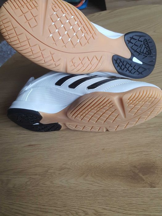 Маратонки футбол зала