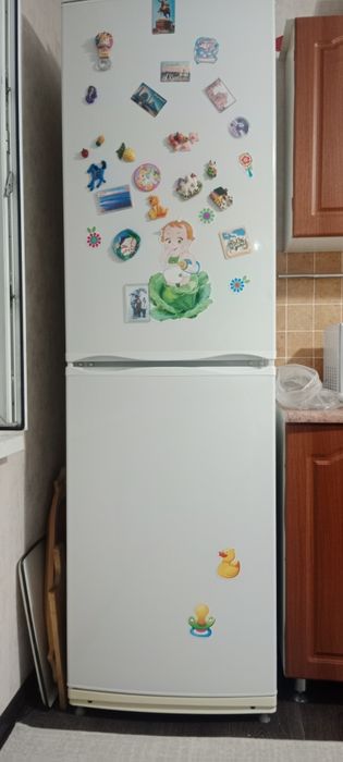 Продам 2-х камерный холодильник