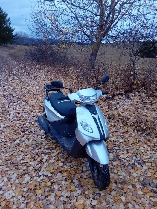 Vând scuter apec ps5 2022 125cc 4t