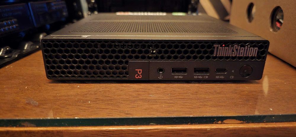 Lenovo Workstation P3 i9 13900T 32GB DDR5 Placă video T1000 4GB