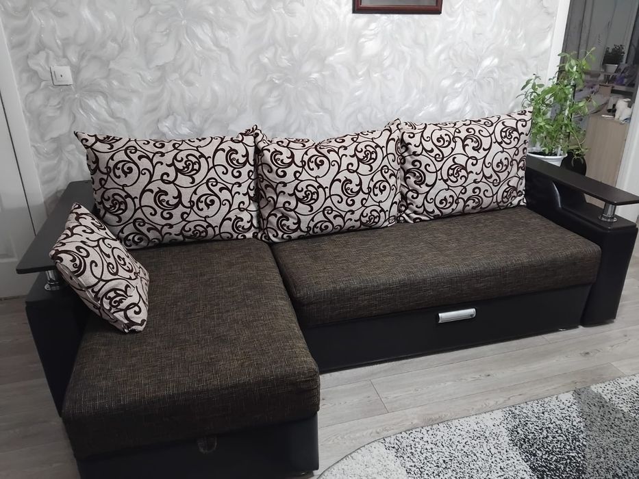 Продам диван в отличном состоянии