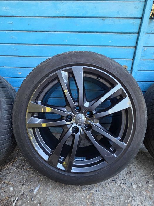 Продавам оригинални  джанти  за audi A6 C8 с гуми 19 "