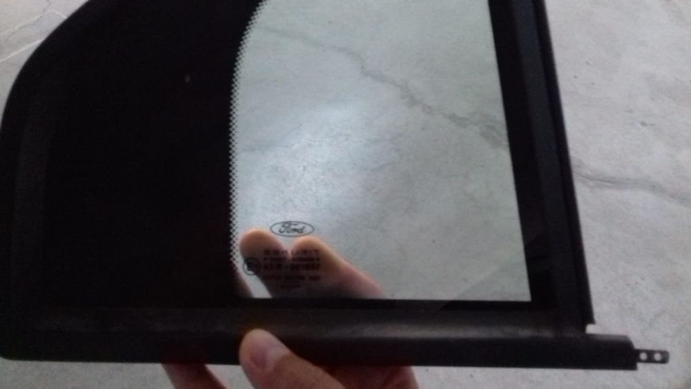 Geam dreapta spate ford mondeo mk3