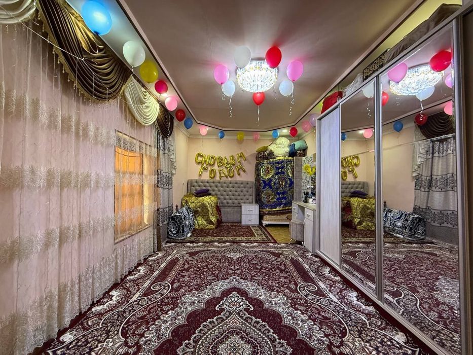 2 sotixli tayyor hovli ko‘plab jihozlari bilan birga sotiladi.