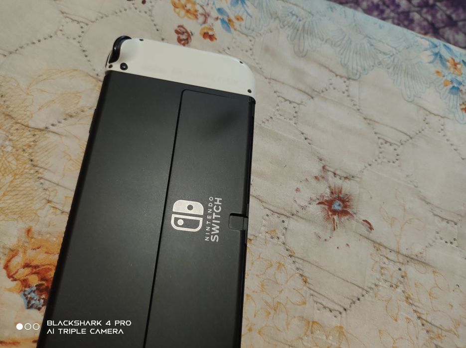 Nintendo switch oled 210€