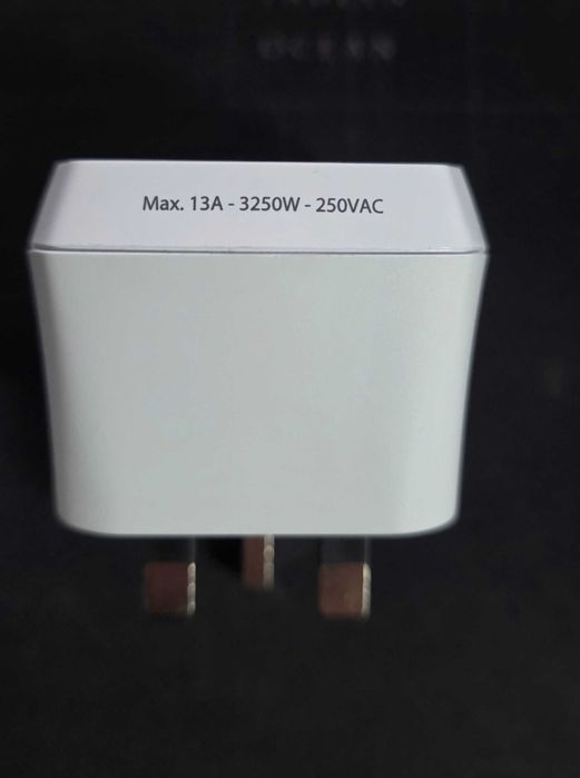 Adaptor Priza EU la UK Skross