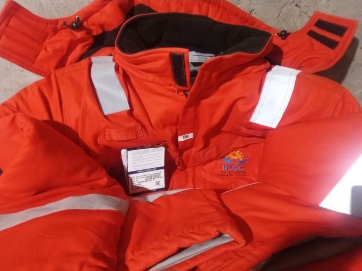 Продам Мужской комбинезон зимнии новый размер 56