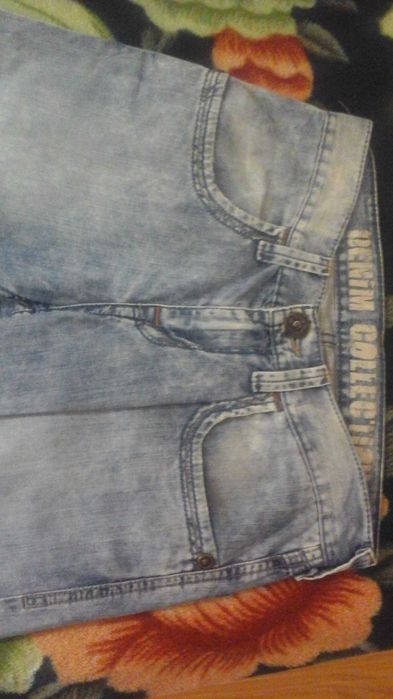 Джинсы.        .