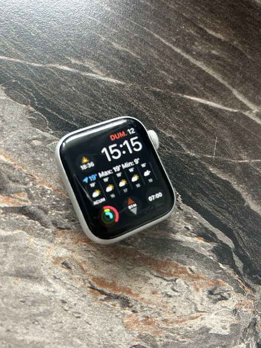Apple Watch SE silver
