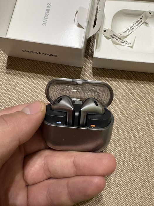 Продам наушники Galaxy buds 3