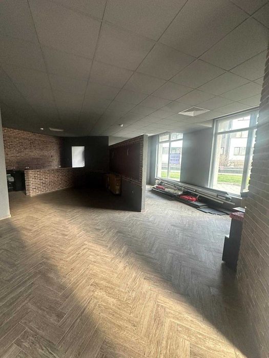 Dau in chirie spatiu comercial langa BMW in Floresti 98mp