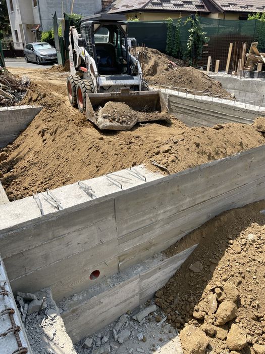 Inchiriez bobcat , excavator ,picon 3,5 tone, cilindru compactor,