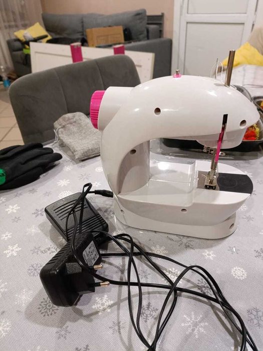 Игрушка Детская швейная машина для девочек