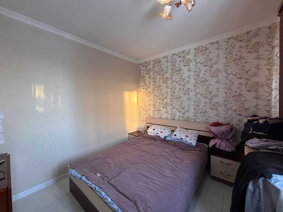 продам четырехкомнатную квартиру