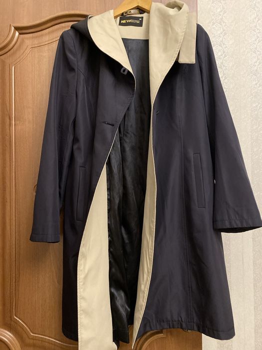 Женский плащ.