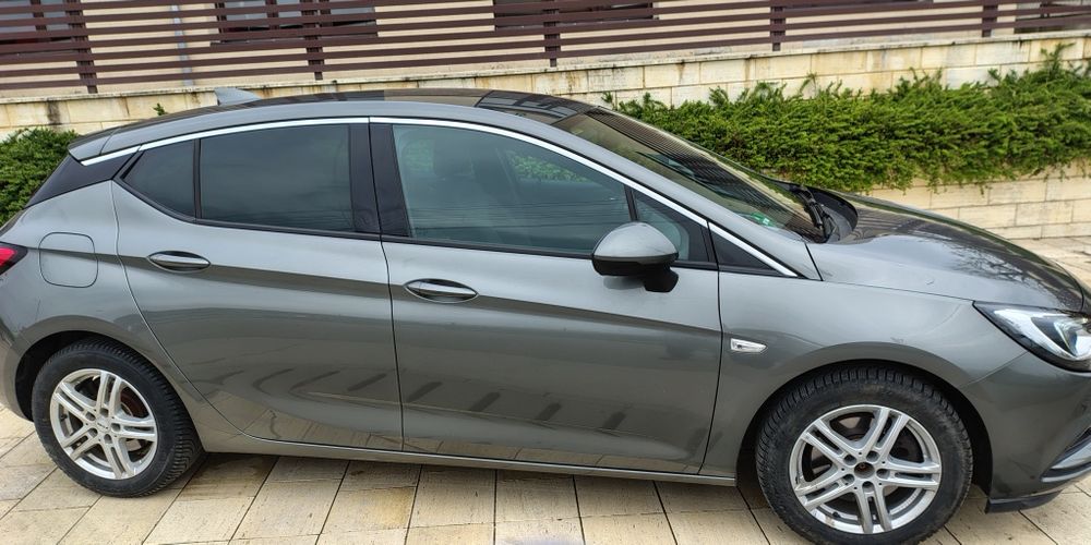 Vând sau schimb cu Zafira C pe benzină