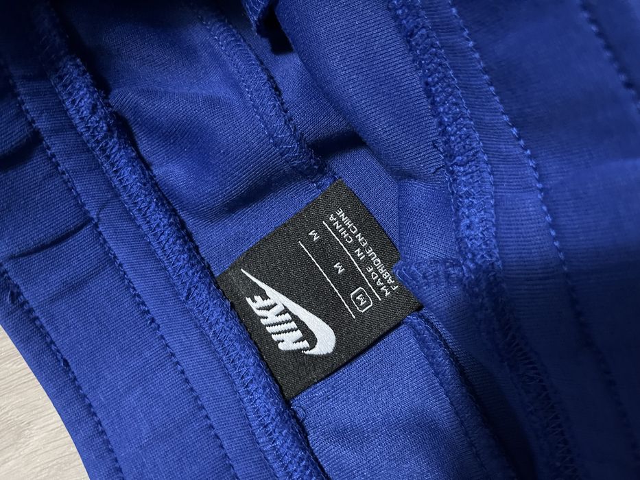 pantaloni nike tech