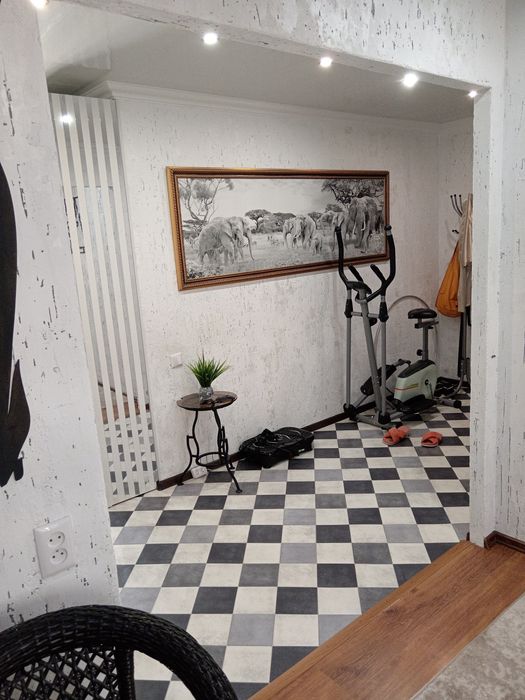 2-ух комн. кв. в 6 мкр.