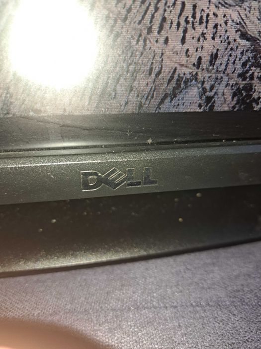 монитор DELL 23 инча
