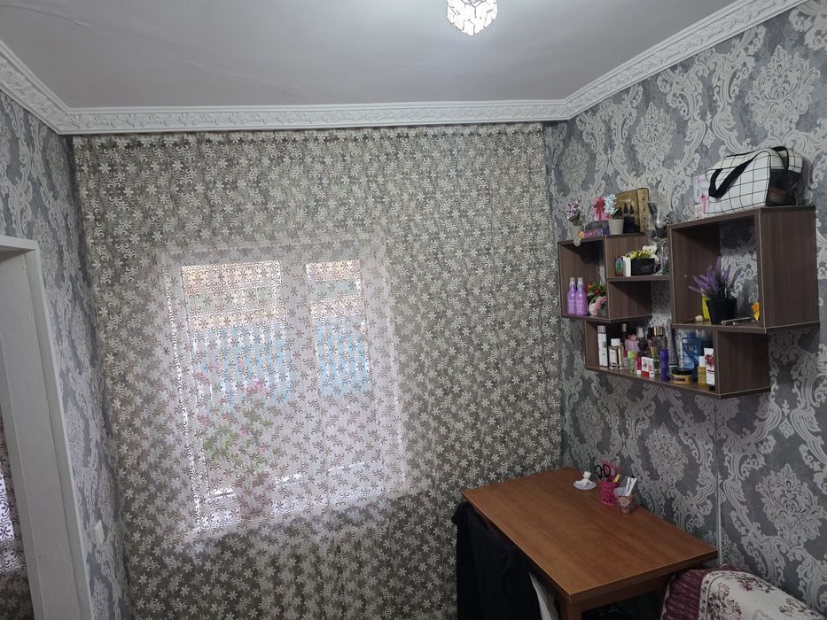 Продаётся уютный дом с хорошим участком.