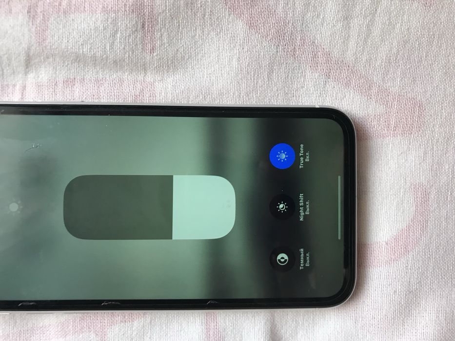 Продам iphone xr в отличном состоянии
