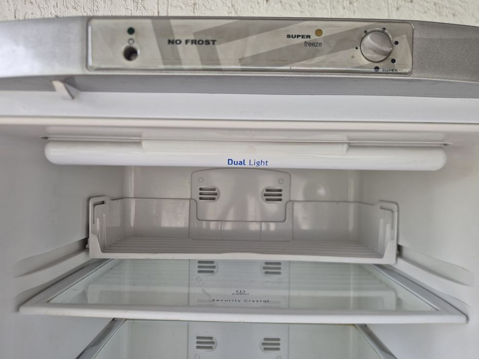 Холодильник большой