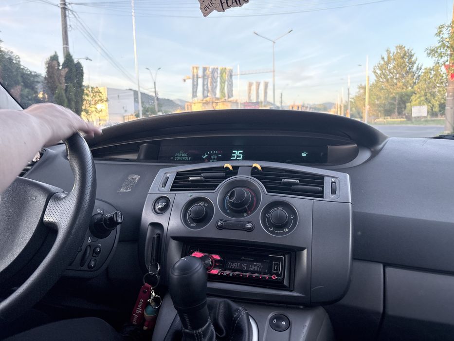 Renault scenic..