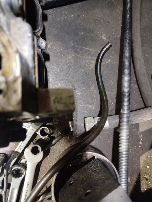 Глава АУДИ А4 продавам