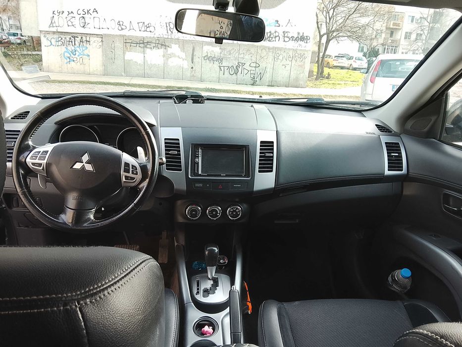 Mitsubishi Outlander 2012 г.