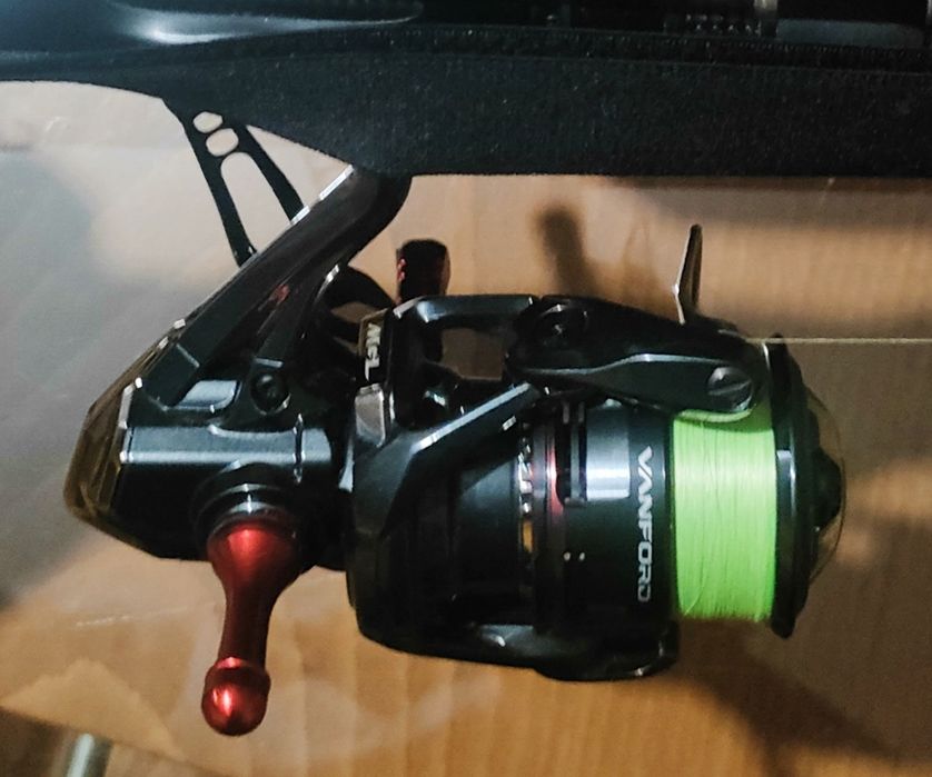 Продавам спининг макара