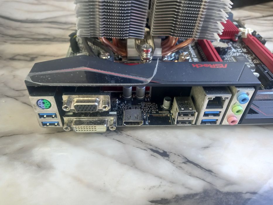 Дънна платка Asrock B150M Combo G.+ Intel® Core i7-6700+16gb ddr3