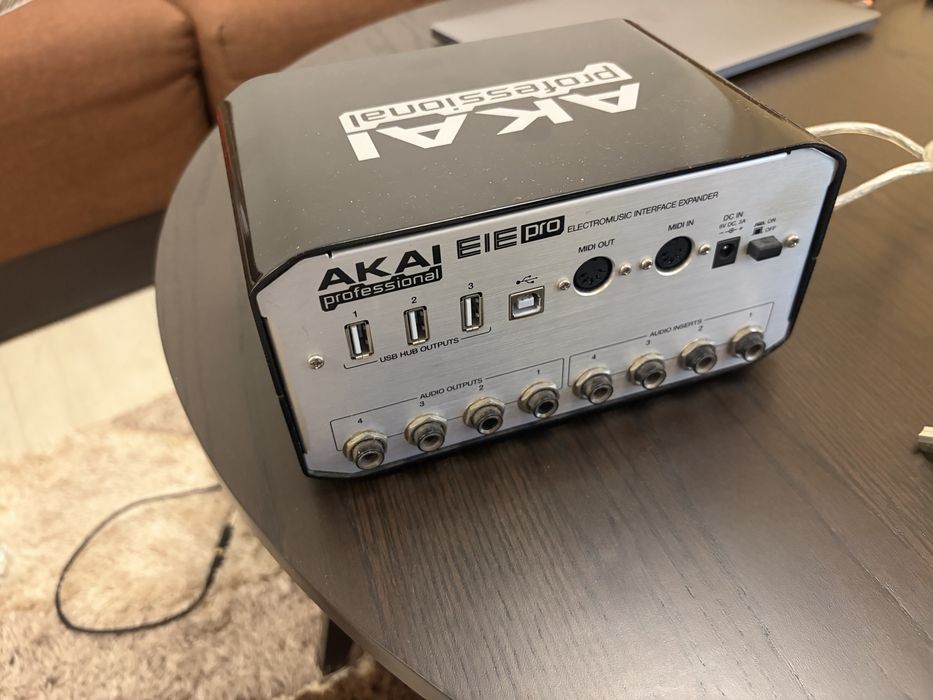 Аудио интерфейс akai eie pro