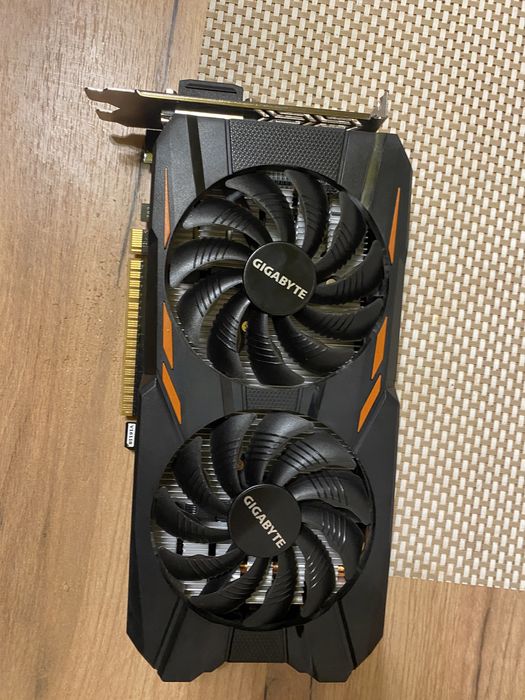 Продам видеокарту 1050