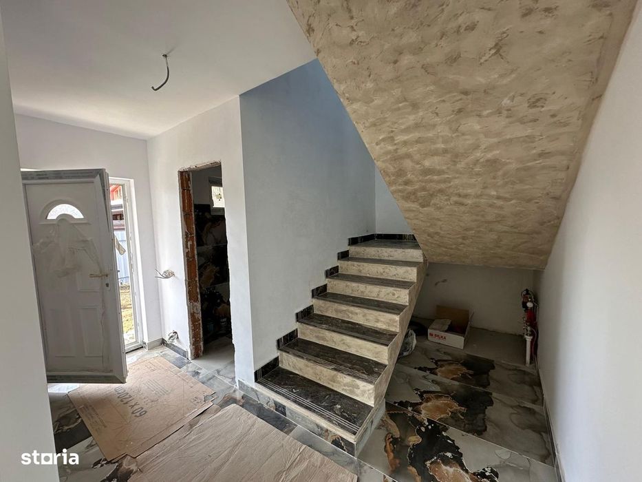 Casa individuala, cu etaj, in Clinceni