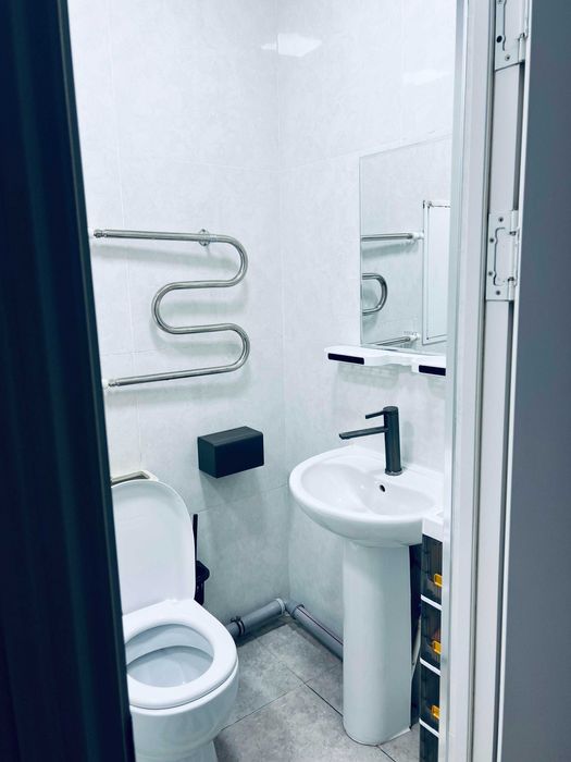 Сагбон чинни завод ҳудудида новостройка янги таъмирланган 2 хонали уй