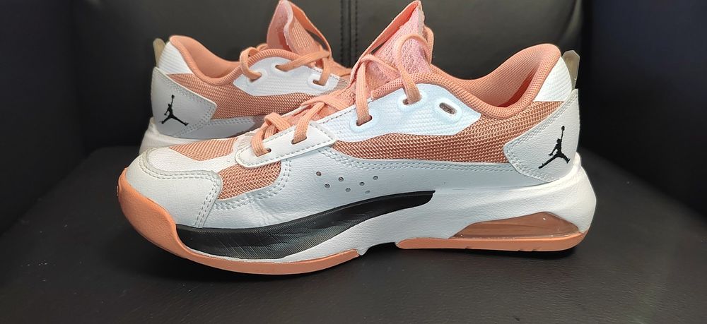 Nike Air Jordan 200E GS, номер 37,5