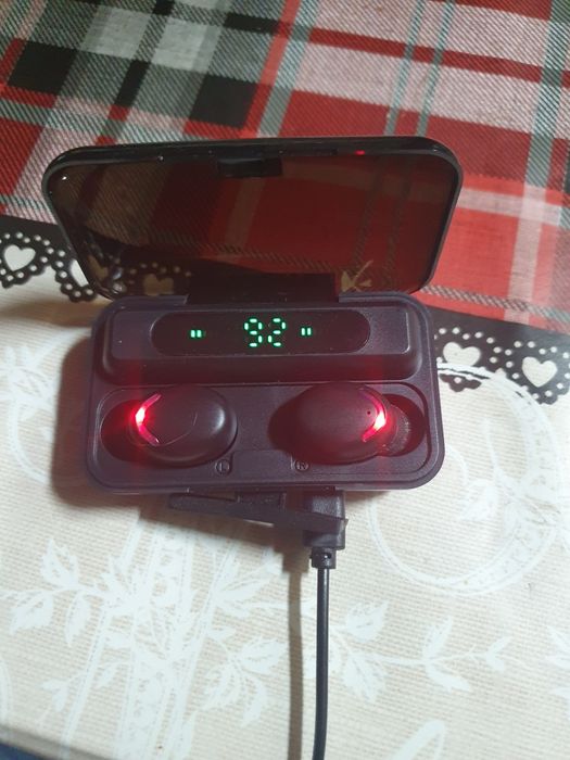 Casti telefon cu Bluetooth