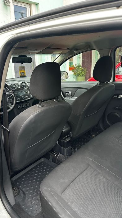 Vand  logan taxi cu licenta
