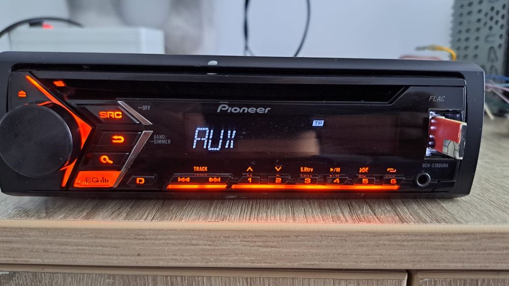 CD Player Auto Pioneer DEH-S100UBA - Stare foarte bună