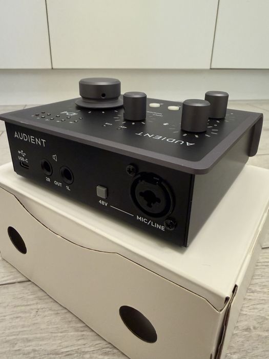Shure sm7b + fethead + stativ + interfata audient id4 mkii