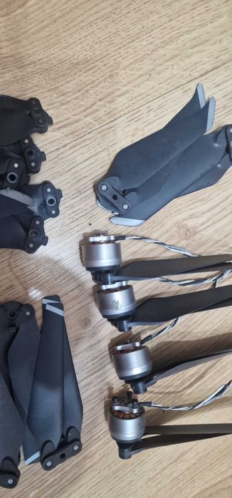 Дрон DJI Mavic 2 Zoom ,Air 2 на Части и Други