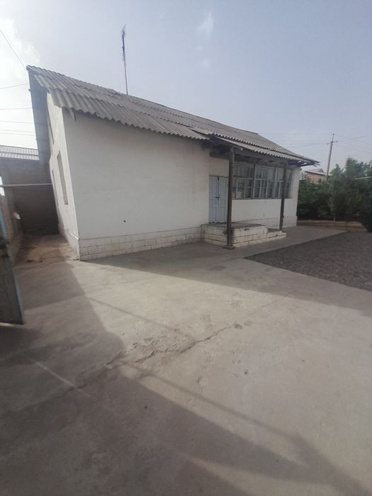 Уй сотилади Янгибозорда