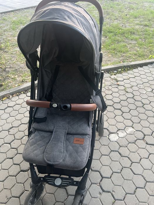 Продам детскую  коляску