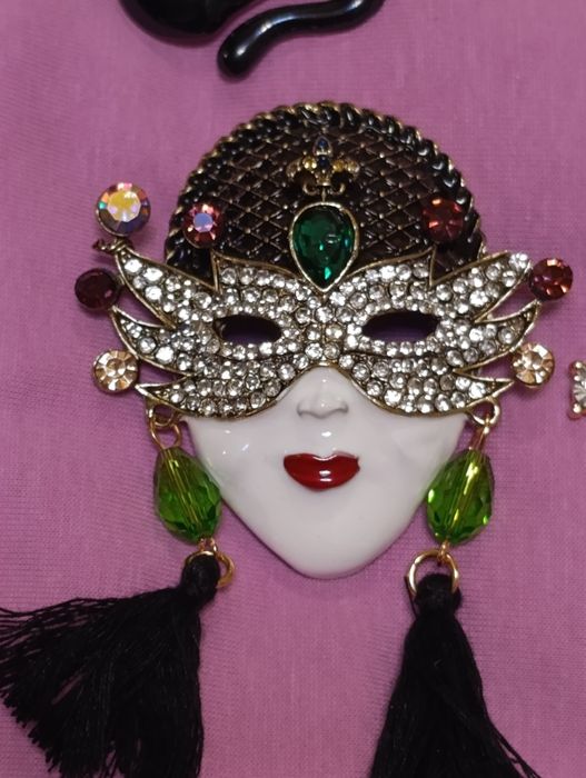 Броши ювелирные. Прага