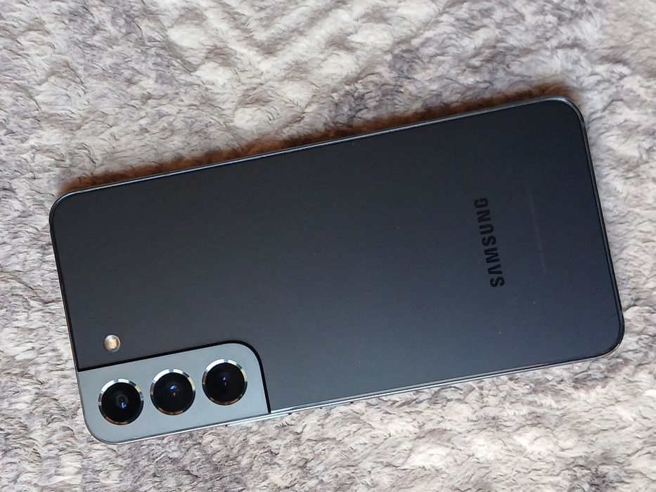 Samsung S22. 256/8 Gb