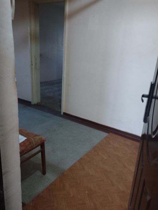 Vând apartament cu 2 camere, etaj 3 , zona gării !