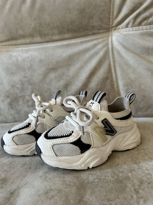 Продам детскую обувь