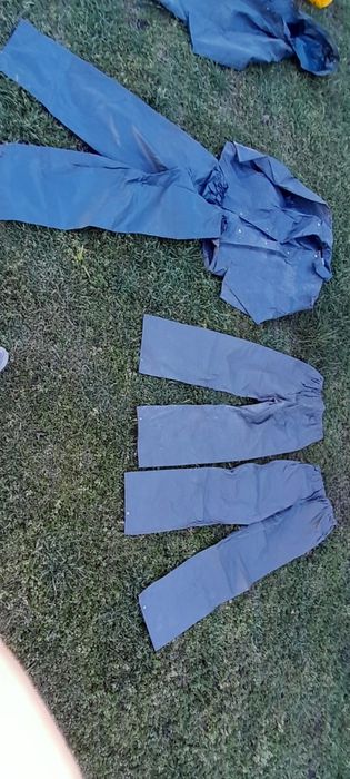 Pelerine, costum,pantaloni ptr ploaie/30 leibucata